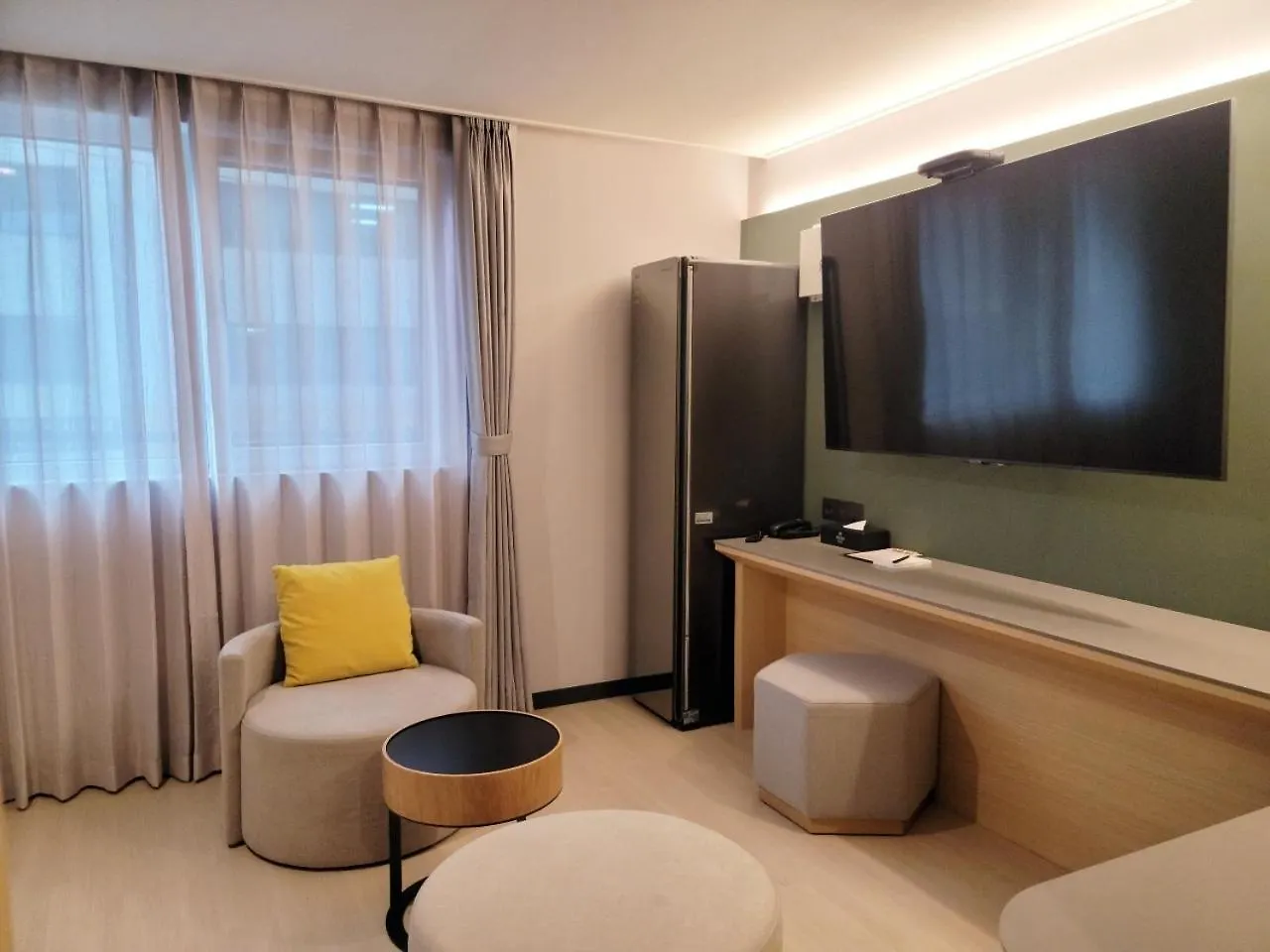 Hound Hotel Busan Station 3*,