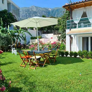 Dreamades House Pensión Dhërmi