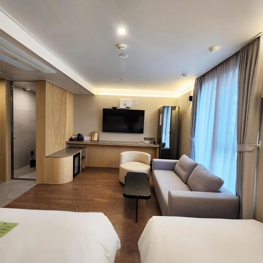 Hound Hotel Busan Station 3*,