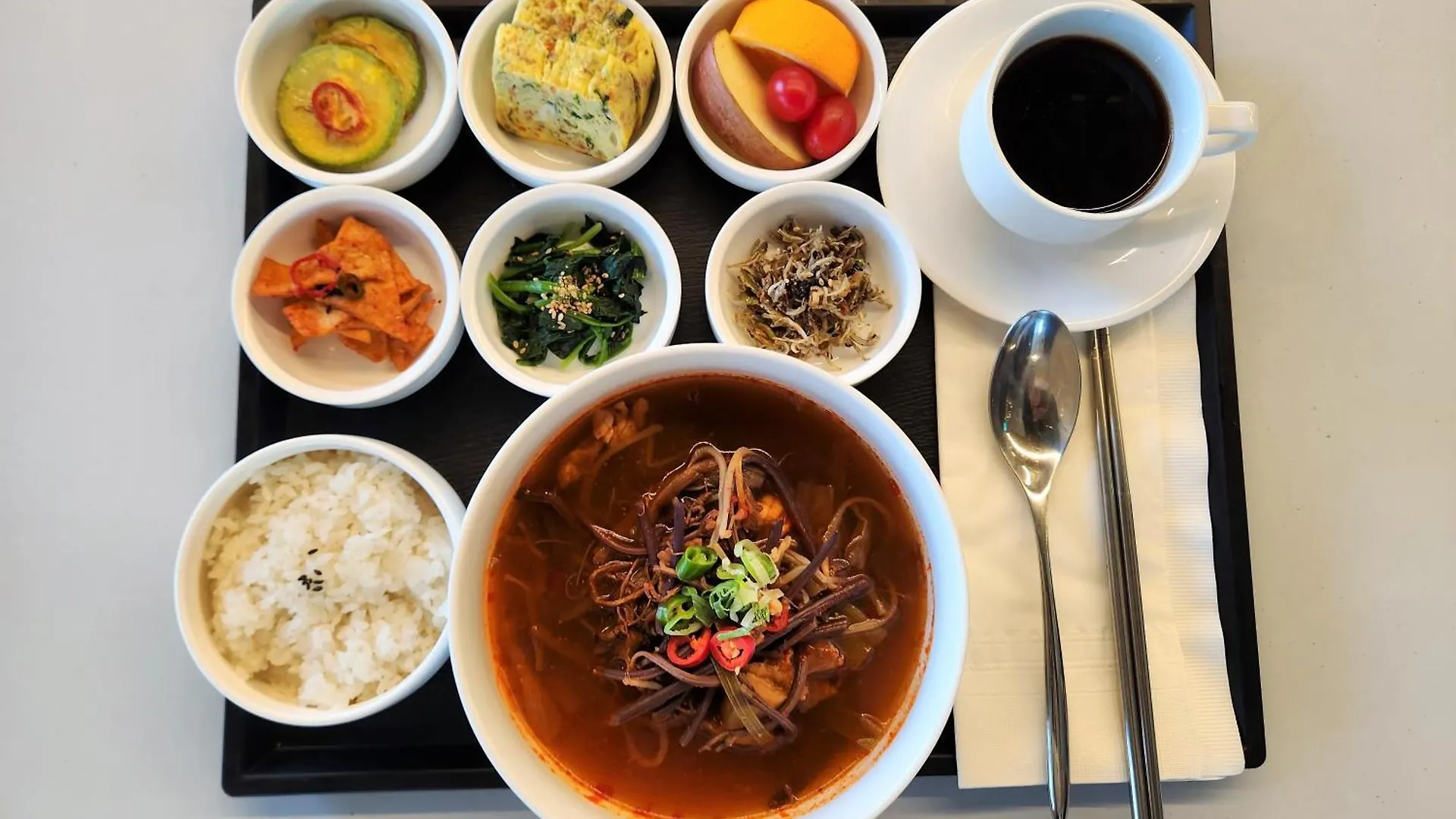 Hound Hotel Busan Station 3*,