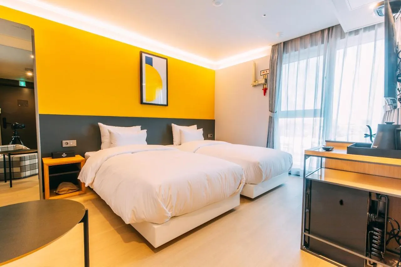 Hound Hotel Busan Station 3*,  Южная Корея